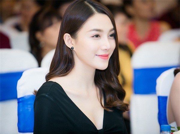 Hà Hồ chèn ép Minh Hằng: Lê Hà "đục nước béo cò"?