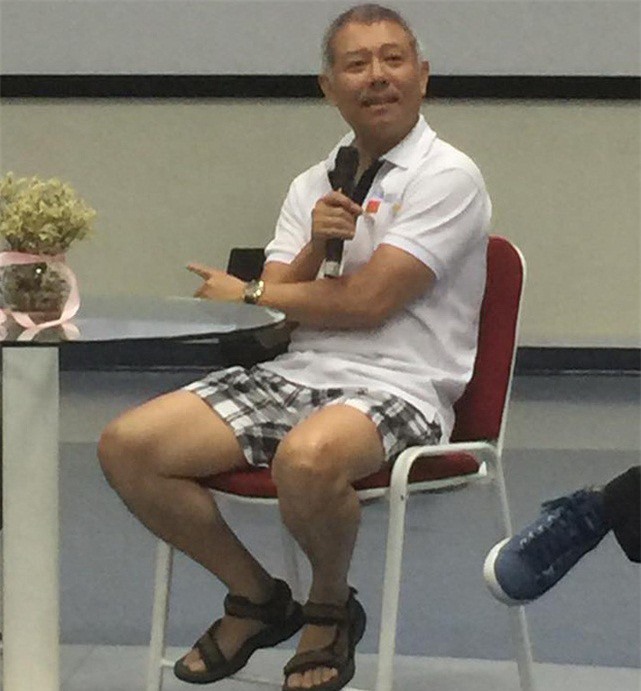 Phó hiệu trưởng ĐH Hoa Sen mặc quần đùi giảng dạy nói gì?