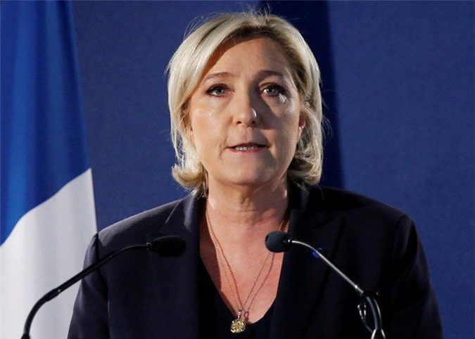 Bà Le Pen: Ông Macron là kẻ yếu đuối