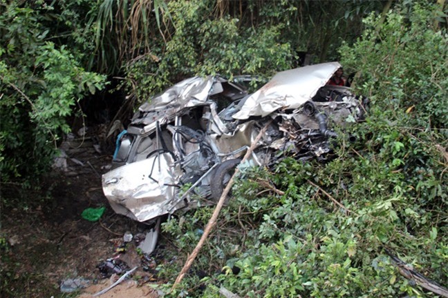 Bỏ đường ngang tự phát sau vụ tàu hỏa đâm ô tô, 4 người chết