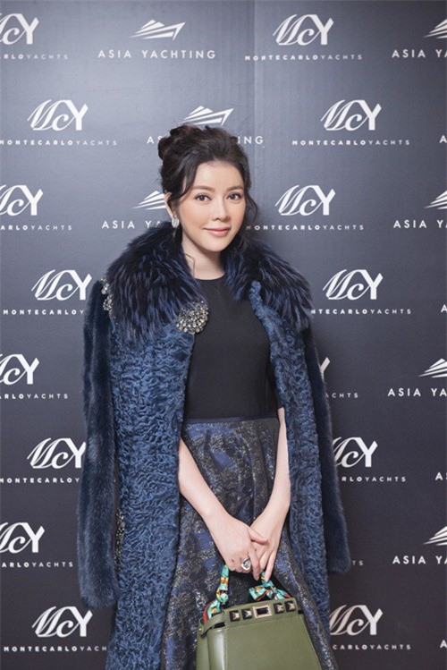 Mãn nhãn với du thuyền triệu đô của Lý Nhã Kỳ tại Hongkong