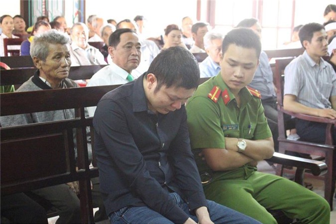 Tài xế taxi sát hại nữ giám thị bật khóc khi nói lời sau cùng