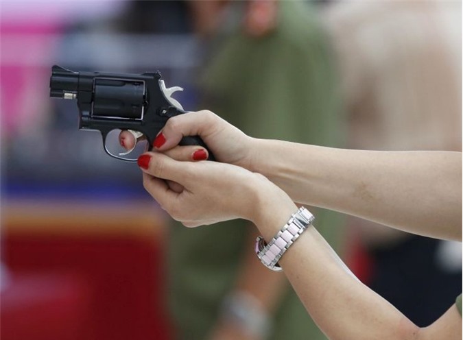 Táo tợn mang súng đi cướp ngân hàng ở Trà Vinh