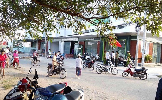 Xác định manh mối kẻ dùng súng cướp ngân hàng ở Trà Vinh