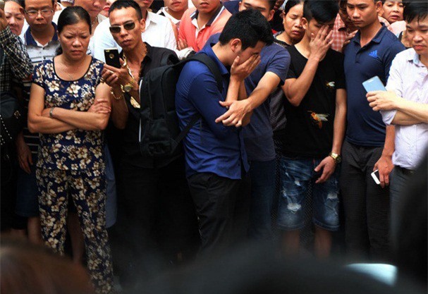 Cô gái rơi từ chung cư Linh Đàm: Em trai khóc nghẹn