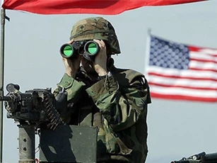 Kremlin cáo buộc NATO tăng cường do thám áp sát biên giới Nga