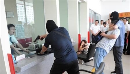 Tình tiết bất ngờ vụ cướp ngân hàng Vietcombank tại Trà Vinh