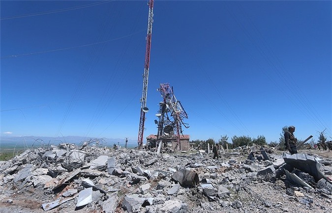 TNK không kích Syria xuyên đêm, Nga "đứng ngồi không yên"