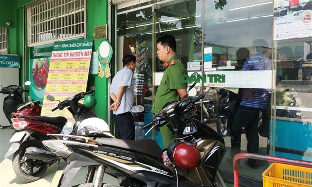 Cửa hàng trưởng Coop Food bị đâm nguy kịch ở Sài Gòn