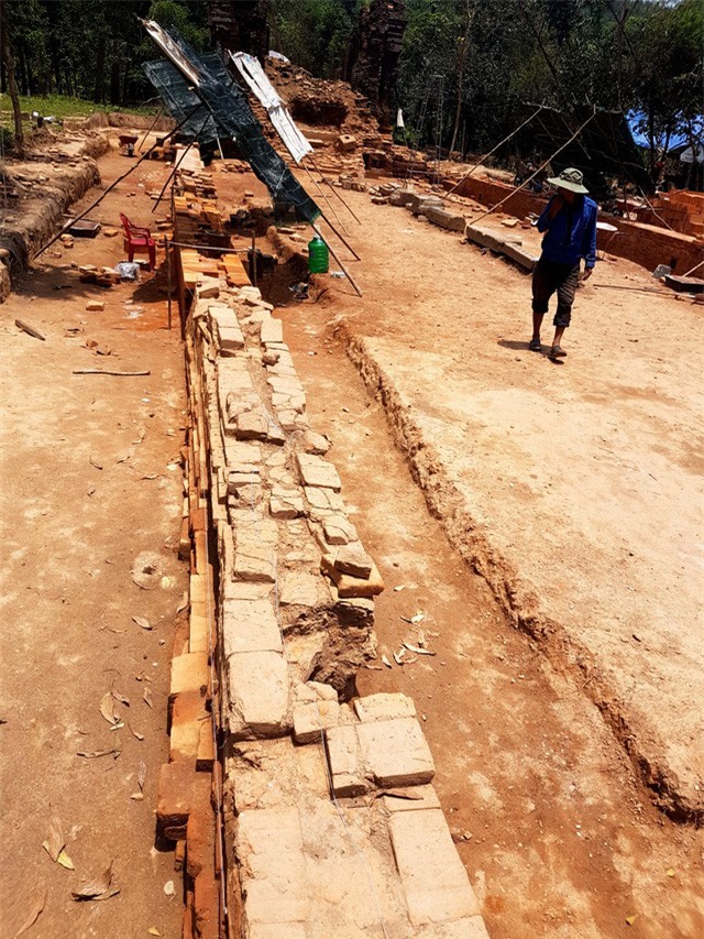 Đường cổ nghìn năm chìm trong lòng đất ở Thánh địa Mỹ Sơn