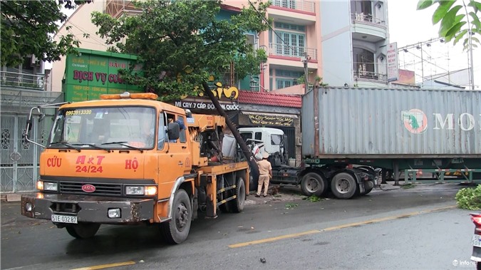 Container gây tai nạn liên hoàn, bé trai 3 tuổi tử vong tại chỗ