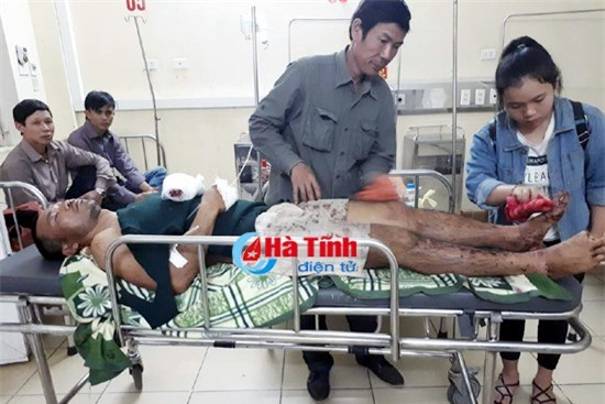 Cưa đạn súng B40, em tử vong anh nguy kịch