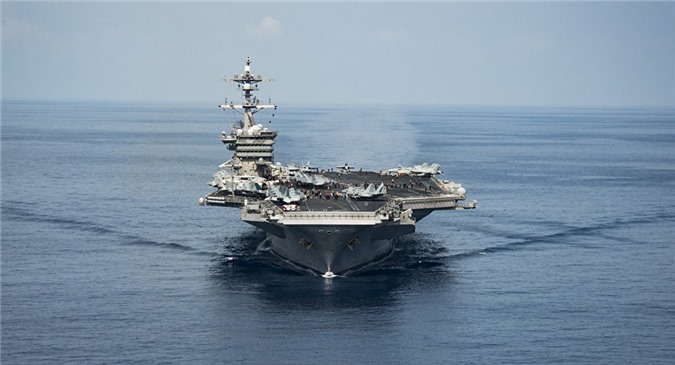 Mỹ điều tàu sân bay USS Carl Vinson tiến sát Triều Tiên sau vụ thử tên lửa