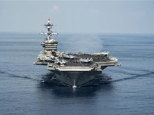 Mỹ điều tàu sân bay USS Carl Vinson tiến sát Triều Tiên sau vụ thử tên lửa