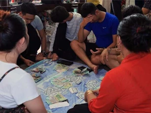 Bắt quả tang 20 con bạc "sát phạt" trong khu chung cư cao cấp