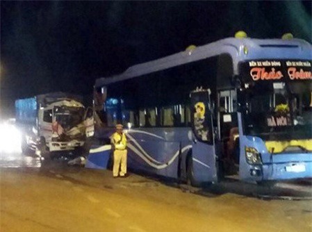 Đồng Nai: Tai nạn giao thông liên hoàn, 1 người chết thảm 