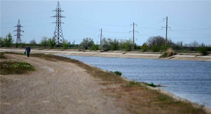 Ukraine xây đập mới chặn nguồn cung cấp nước cho Crimea