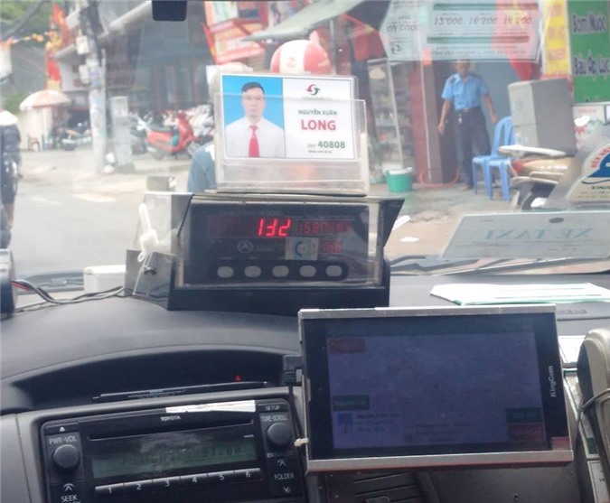 180.000 đồng cho 3,1 km, taxi Vinasun bị “tố” móc túi khách hàng