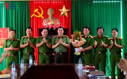 Biểu dương khen thưởng ban chuyên án bắt đối tượng cướp tiệm vàng