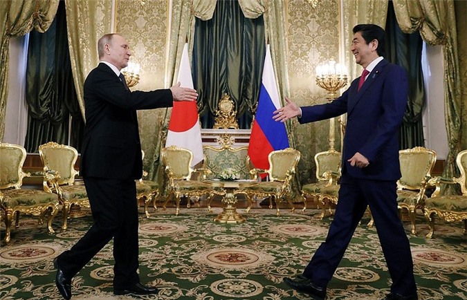 Hội đàm vừa dứt, Abe lại muốn "chạm trán" Putin, vì sao?