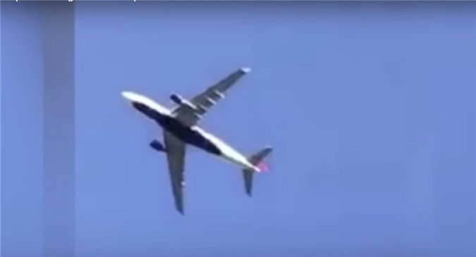 Trung Quốc: Động cơ bốc cháy, máy bay chở 227 người hạ cánh khẩn cấp