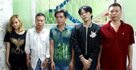 Dụ khách nước ngoài đi massage để trấn lột tài sản