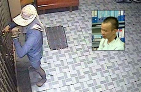 Kẻ trộm có 3 tiền án, phá két sắt lấy 300 triệu chơi game