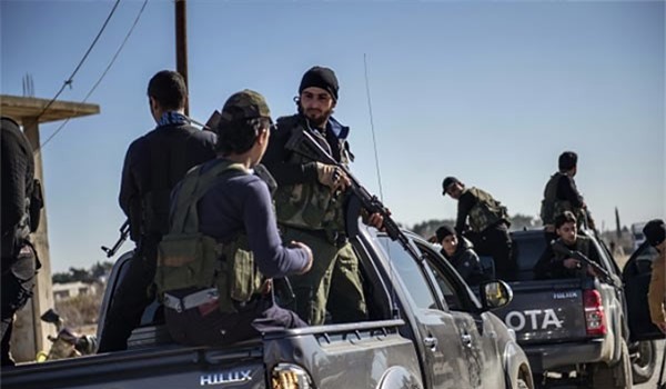 Người dân Syria chĩa súng, tiêu diệt IS ở Deir Ezzur