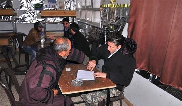 Phiến quân tại Quneitra đầu hàng, nộp vũ khí cho quân đội Syria 