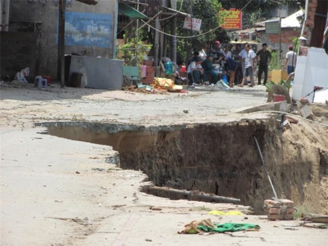 Sạt lở kinh hoàng "cuốn trôi" 90 tỷ đồng của người dân An Giang