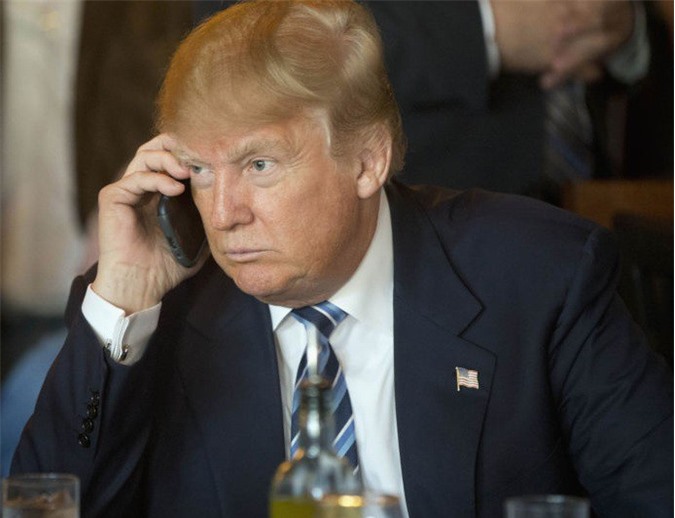 Thượng viện Mỹ đòi tước điện thoại của Trump vì twitter 