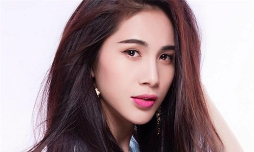 Ca sĩ Thủy Tiên nói từng bị xâm hại tình dục khiến fan xót xa