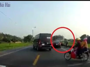 Tình tiết bất ngờ vụ xe tải đi ngược chiều đâm chết đôi nam nữ