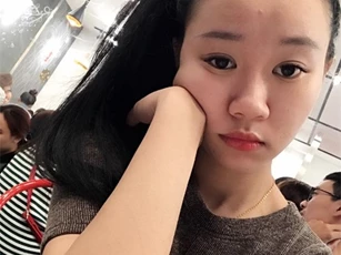 Bắt tạm giam cô gái dùng roi điện tấn công cụ bà cướp tiền