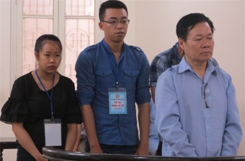 Chủ quán ăn "kiêm" ông trùm làm giả giấy khám sức khỏe