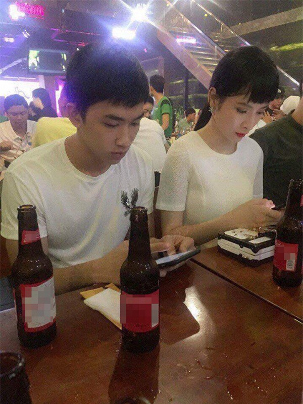 Lộ ảnh Angela Phương Trinh - Võ Cảnh "tình tứ" tại Đà Nẵng