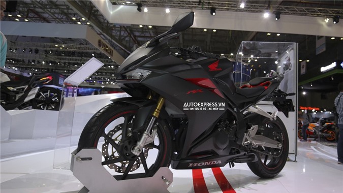 Mô tô 250 phân khối Honda CBR250RR 2017 ra mắt khách hàng Việt Nam