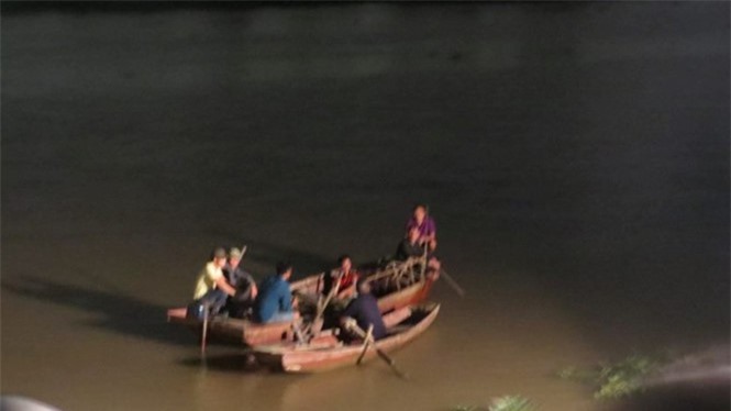 Rủ nhau tắm sông, 2 học sinh đuối nước thương tâm