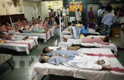 Rò rỉ khí độc, 200 học sinh nhập viện cấp cứu