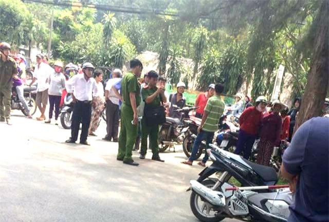 Ẩu đả tại nghĩa trang, 2 cô gái bị đâm tới tấp