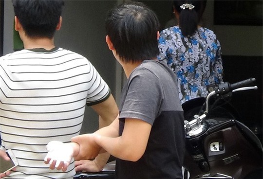 Cháy phòng thu âm, 2 diễn viên ở Sài Gòn đạp cửa thoát thân