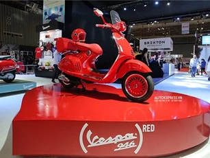 Siêu phẩm Vespa 946 Red rực rỡ khoe dáng
