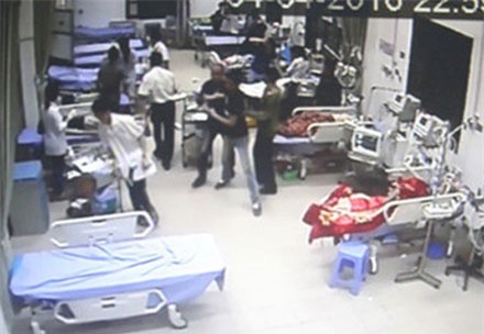 Thông tin mới nhất vụ 20 côn đồ xông vào bệnh viện chém bệnh nhân