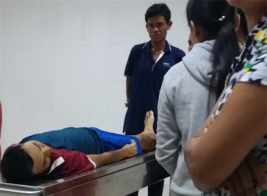 Bệnh nhân hỏi bác sĩ chỗ nào cao nhất rồi nhảy lầu tự tử