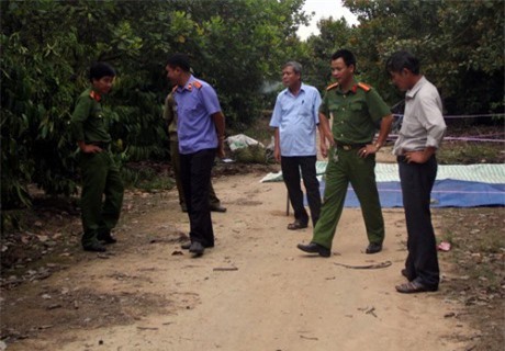 Chủ vườn sầu riêng tự sát sau khi chém chết kẻ trộm