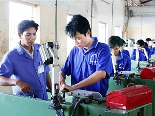 Nhân lực đóng vai trò then chốt để nâng cao năng suất lao động