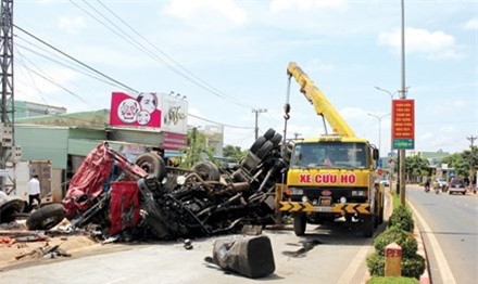 Tai nạn kinh hoàng ở Gia Lai: Xe tải chưa được cấp phép kinh doanh