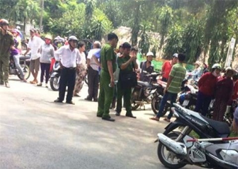 Truy bắt nhóm thanh niên đâm cô gái tử vong ở nghĩa trang