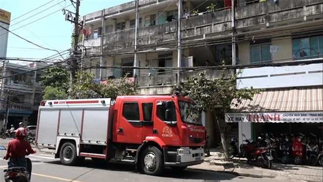 Xảy ra mâu thuẫn, nam sinh viên tẩm xăng đốt phòng trọ