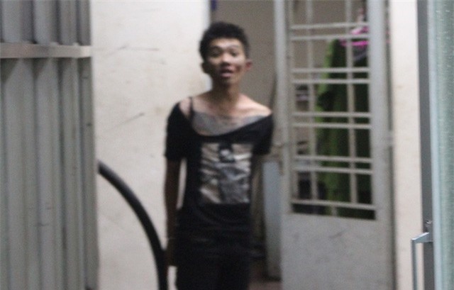 Xịt hơi cay, tấn công cảnh sát trong cơn "ngáo đá"